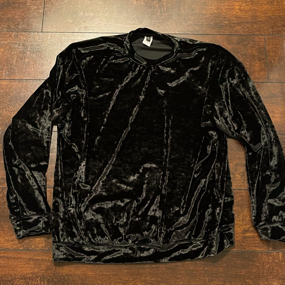 Onzie Cozy Black Suede Yoga Sweatshirt